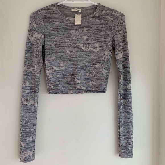 Tops - Picture 4 of 8